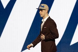 忒惨了!托皮奇生涯没打过正赛 遭十字韧带撕裂+睾丸手术+睾丸癌